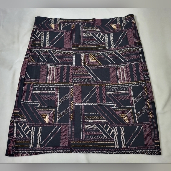 REITMANS Skirt. Size Small. Cute Fall Colors. - Picture 7 of 7